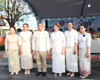 พ่อเมืองสุราษฎร์ธานี นำพุทธศาสนิกชนร่วมทำบุญตักบาตร เนื่องใน ... พารามิเตอร์รูปภาพ 33