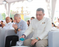 พ่อเมืองสุราษฎร์ธานี นำพุทธศาสนิกชนร่วมทำบุญตักบาตร เนื่องใน ... พารามิเตอร์รูปภาพ 36