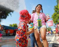 สุราษฎร์ธานี เปิดงานมหาสงกรานต์ 2569 ผู้ว่าฯ นำสรงน้ำพระ–รดน ... พารามิเตอร์รูปภาพ 11