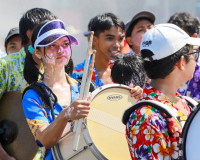 สุราษฎร์ธานี เปิดงานมหาสงกรานต์ 2569 ผู้ว่าฯ นำสรงน้ำพระ–รดน ... พารามิเตอร์รูปภาพ 27