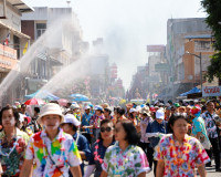 สุราษฎร์ธานี เปิดงานมหาสงกรานต์ 2569 ผู้ว่าฯ นำสรงน้ำพระ–รดน ... พารามิเตอร์รูปภาพ 40