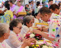 สุราษฎร์ธานี เปิดงานมหาสงกรานต์ 2569 ผู้ว่าฯ นำสรงน้ำพระ–รดน ... พารามิเตอร์รูปภาพ 43