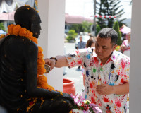สุราษฎร์ธานี เปิดงานมหาสงกรานต์ 2569 ผู้ว่าฯ นำสรงน้ำพระ–รดน ... พารามิเตอร์รูปภาพ 57