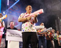 อลังการรับสงกรานต์! พ่อเมืองสุราษฎร์ธานี เปิดงาน ‘สงกรานต์มห ... พารามิเตอร์รูปภาพ 6