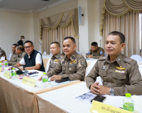 สุราษฎร์ธานีประชุมคณะกรรมการรักษาความมั่นคงฯ บูรณาการทุกหน่ว ... พารามิเตอร์รูปภาพ 4