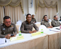 สุราษฎร์ธานีประชุมคณะกรรมการรักษาความมั่นคงฯ บูรณาการทุกหน่ว ... พารามิเตอร์รูปภาพ 17