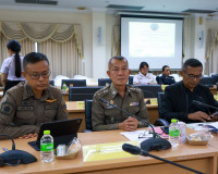 สุราษฎร์ธานีประชุมคณะกรรมการรักษาความมั่นคงฯ บูรณาการทุกหน่ว ... พารามิเตอร์รูปภาพ 20
