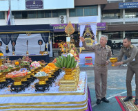 รองผู้ว่าราชการจังหวัดสุราษฎร์ธานี เป็นประธานพิธีสักการะสิ่ง ... พารามิเตอร์รูปภาพ 5