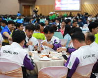 ผู้ว่าราชการจังหวัดสุราษฎร์ธานี เปิดบ้านเลี้ยงต้อนรับนักกีฬา ... พารามิเตอร์รูปภาพ 3