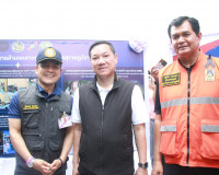 นายกรัฐมนตรีและ รมว.มหาดไทย บินด่วนสุราษฎร์ธานีติดตามการแก้ไ ... พารามิเตอร์รูปภาพ 5