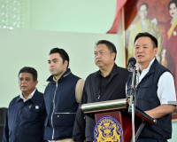 รองผู้ว่าราชการจังหวัดสุราษฎร์ธานี ให้การต้อนรับนายอนุทิน ชา ... พารามิเตอร์รูปภาพ 4