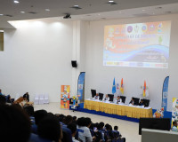 ผู้ว่าราชการจังหวัดสุราษฎร์ธานี ประชุมหัวหน้าคณะนักกีฬาและผู ... พารามิเตอร์รูปภาพ 12