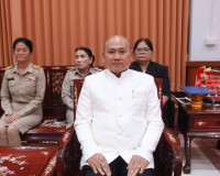 รองผู้ว่าราชการจังหวัดสุราษฎร์ธานี กล่าวต้อนรับพระสังฆาธิการ ... พารามิเตอร์รูปภาพ 2