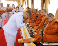 จังหวัดสุราษฏร์ธานีประกอบพิธีสวดพระพุทธมนต์และทำบุญตักบาตรถว ... พารามิเตอร์รูปภาพ 26