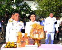 จังหวัดสุราษฏร์ธานีประกอบพิธีสวดพระพุทธมนต์และทำบุญตักบาตรถว ... พารามิเตอร์รูปภาพ 40