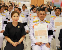 จังหวัดสุราษฎร์ธานี จัดพิธีมอบแบบลายผ้าพระราชทาน “ลายขอสมเด็ ... พารามิเตอร์รูปภาพ 20