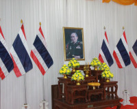 สุราษฎร์ธานีจัดพิธีมอบเครื่องหมาย "รักษาดินแดนยิ่งชีพ" แก่ผู ... พารามิเตอร์รูปภาพ 26