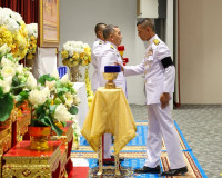 จังหวัดสุราษฎร์ธานีจัดพิธีรับพระราชทานเครื่องราชอิสริยาภรณ์  ... พารามิเตอร์รูปภาพ 22