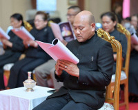 รองผู้ว่าราชการจังหวัดสุราษฎร์ธานี เป็นประธานพิธีสวดพระพุทธม ... พารามิเตอร์รูปภาพ 3