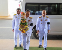 สุราษฎร์ธานี จัดพิธีรับพระราชทานพุ่มดอกบัวประดิษฐ์ เนื่องในว ... พารามิเตอร์รูปภาพ 8