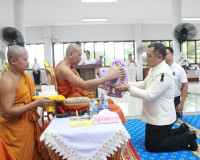 พุทธศาสนิกชนสุราษฎร์ธานีทุกหมู่เหล่าพร้อมใจร่วมพิธีเจริญพระพ ... พารามิเตอร์รูปภาพ 16
