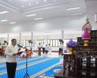 พุทธศาสนิกชนสุราษฎร์ธานีทุกหมู่เหล่าพร้อมใจร่วมพิธีเจริญพระพ ... พารามิเตอร์รูปภาพ 32