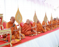 จังหวัดสุราษฎร์ธานีจัดพิธีเจริญพระพุทธมนต์และทำบุญตักบาตรถวา ... พารามิเตอร์รูปภาพ 4