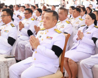 จังหวัดสุราษฎร์ธานีจัดพิธีเจริญพระพุทธมนต์และทำบุญตักบาตรถวา ... พารามิเตอร์รูปภาพ 36