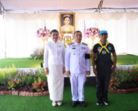 จังหวัดสุราษฎร์ธานีจัดพิธีเจริญพระพุทธมนต์และทำบุญตักบาตรถวา ... พารามิเตอร์รูปภาพ 39