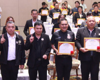 ผู้ว่าฯ สุราษฎร์ธานี มอบประกาศเกียรติคุณในโครงการรณรงค์ป้องก ... พารามิเตอร์รูปภาพ 5
