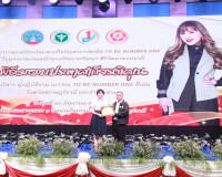 ผู้ว่าฯ สุราษฎร์ธานี มอบประกาศเกียรติคุณในโครงการรณรงค์ป้องก ... พารามิเตอร์รูปภาพ 30