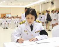จังหวัดสุราษฎร์ธานีจัดพิธีถวายน้ำสรงพระศพเบื้องหน้าพระรูป สม ... พารามิเตอร์รูปภาพ 8