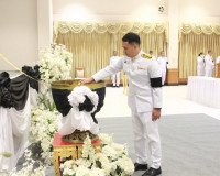 จังหวัดสุราษฎร์ธานีจัดพิธีถวายน้ำสรงพระศพเบื้องหน้าพระรูป สม ... พารามิเตอร์รูปภาพ 11