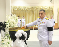จังหวัดสุราษฎร์ธานีจัดพิธีถวายน้ำสรงพระศพเบื้องหน้าพระรูป สม ... พารามิเตอร์รูปภาพ 18