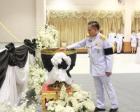 จังหวัดสุราษฎร์ธานีจัดพิธีถวายน้ำสรงพระศพเบื้องหน้าพระรูป สม ... พารามิเตอร์รูปภาพ 21
