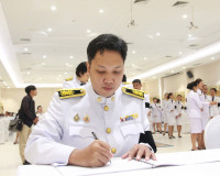จังหวัดสุราษฎร์ธานีจัดพิธีถวายน้ำสรงพระศพเบื้องหน้าพระรูป สม ... พารามิเตอร์รูปภาพ 26