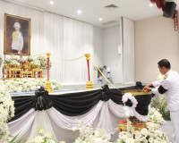 จังหวัดสุราษฎร์ธานีจัดพิธีถวายน้ำสรงพระศพเบื้องหน้าพระรูป สม ... พารามิเตอร์รูปภาพ 27