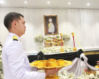 จังหวัดสุราษฎร์ธานีจัดพิธีถวายน้ำสรงพระศพเบื้องหน้าพระรูป สม ... พารามิเตอร์รูปภาพ 34