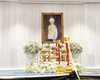จังหวัดสุราษฎร์ธานีจัดพิธีถวายน้ำสรงพระศพเบื้องหน้าพระรูป สม ... พารามิเตอร์รูปภาพ 42