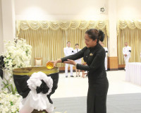 จังหวัดสุราษฎร์ธานีจัดพิธีถวายน้ำสรงพระศพเบื้องหน้าพระรูป สม ... พารามิเตอร์รูปภาพ 50