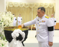 จังหวัดสุราษฎร์ธานีจัดพิธีถวายน้ำสรงพระศพเบื้องหน้าพระรูป สม ... พารามิเตอร์รูปภาพ 73