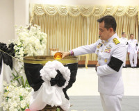 จังหวัดสุราษฎร์ธานีจัดพิธีถวายน้ำสรงพระศพเบื้องหน้าพระรูป สม ... พารามิเตอร์รูปภาพ 75