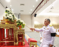 จังหวัดสุราษฎร์ธานีจัดพิธีถวายน้ำสรงพระศพเบื้องหน้าพระรูป สม ... พารามิเตอร์รูปภาพ 79