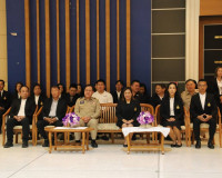 รองผู้ว่าราชการจังหวัดสุราษฎร์ธานี กล่าวต้อนรับนักศึกษาใหม่  ... พารามิเตอร์รูปภาพ 4