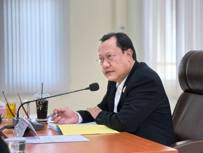 รองผู้ว่าราชการจังหวัดสุราษฎร์ธานี เป็นประธานการประชุม คณะกร ... พารามิเตอร์รูปภาพ 1