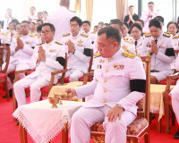 จังหวัดสุราษฎร์ธานีจัดพิธีบำเพ็ญกุศลและทำบุญตักบาตร ในวาระคร ... พารามิเตอร์รูปภาพ 11