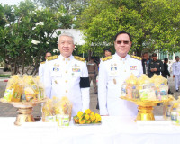 จังหวัดสุราษฎร์ธานีจัดพิธีบำเพ็ญกุศลและทำบุญตักบาตร ในวาระคร ... พารามิเตอร์รูปภาพ 27