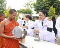 จังหวัดสุราษฎร์ธานีจัดพิธีบำเพ็ญกุศลและทำบุญตักบาตร ในวาระคร ... พารามิเตอร์รูปภาพ 38