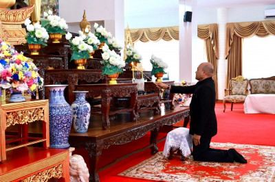 รองผู้ว่าราชการจังหวัดสุราษฎร์ธานี เป็นประธานพิธีบำเพ็ญกุศลส ... พารามิเตอร์รูปภาพ 1