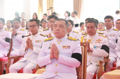 จังหวัดสุราษฎร์ธานีจัดพิธีบำเพ็ญกุศลและทำบุญตักบาตร ในวาระคร ... พารามิเตอร์รูปภาพ 1